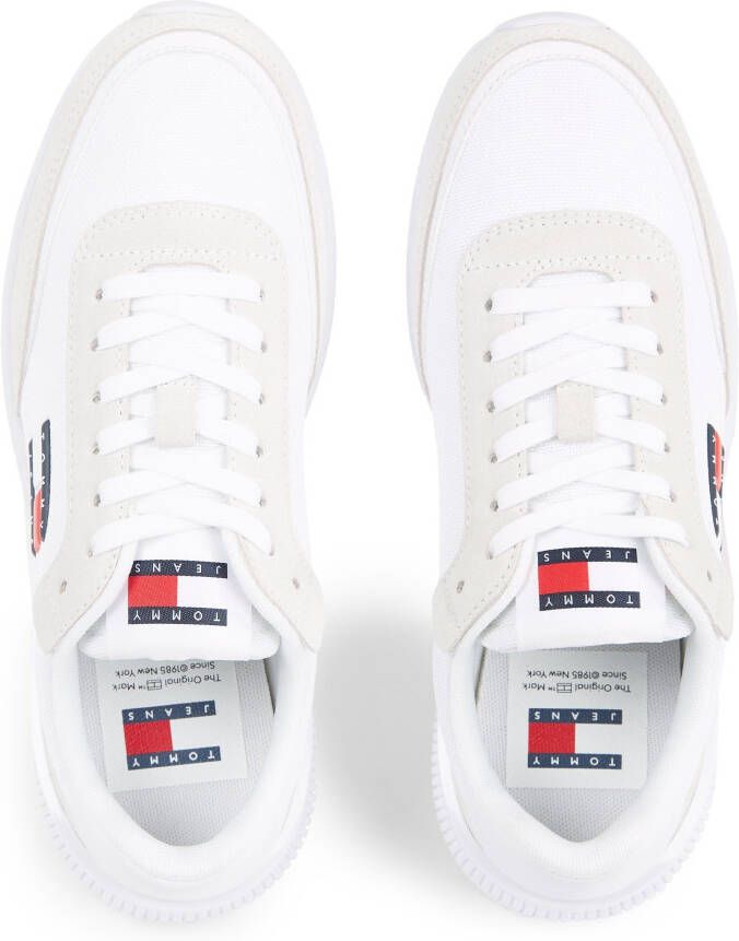 TOMMY JEANS Sneakers met sleehak TJW TECH RUNNER ESS vrijetijdsschoen veterschoen lage schoen met contrastaccenten