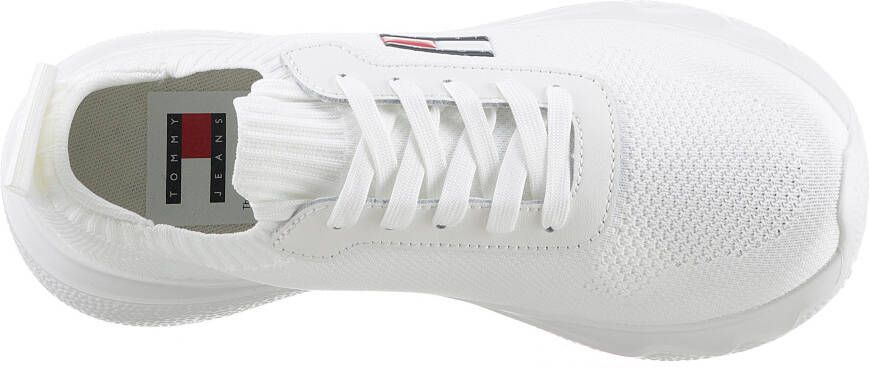 TOMMY JEANS Slip-on sneakers TJW KNIT RUNNER vrijetijdsschoen lage schoen instapschoen met zijlijke logovlag