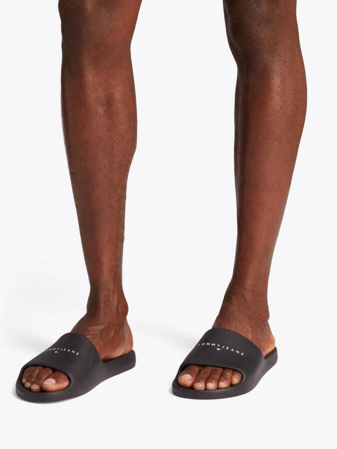 TOMMY JEANS Slippers TJM BASIC SANDAL instapschoen zomerschoen comfort-schoen met logo-opdruk