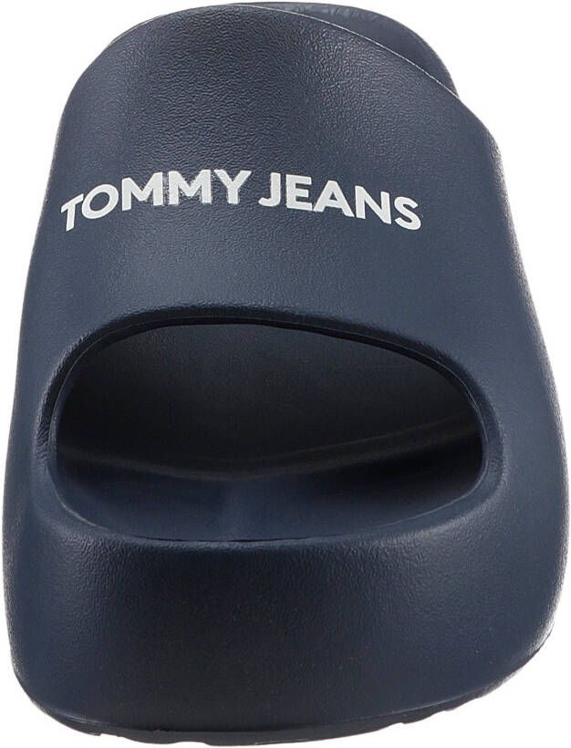 TOMMY JEANS Slippers TJW CHUNKY FLATFORM SLIDE plateau zomerschoen slippers met contrasterende logo-opdruk