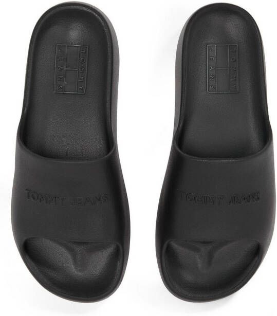 TOMMY JEANS Slippers TJW CHUNKY POOL SLIDE ESS plateau zomerschoen instapschoen comfortabele schoen logo-opdruk
