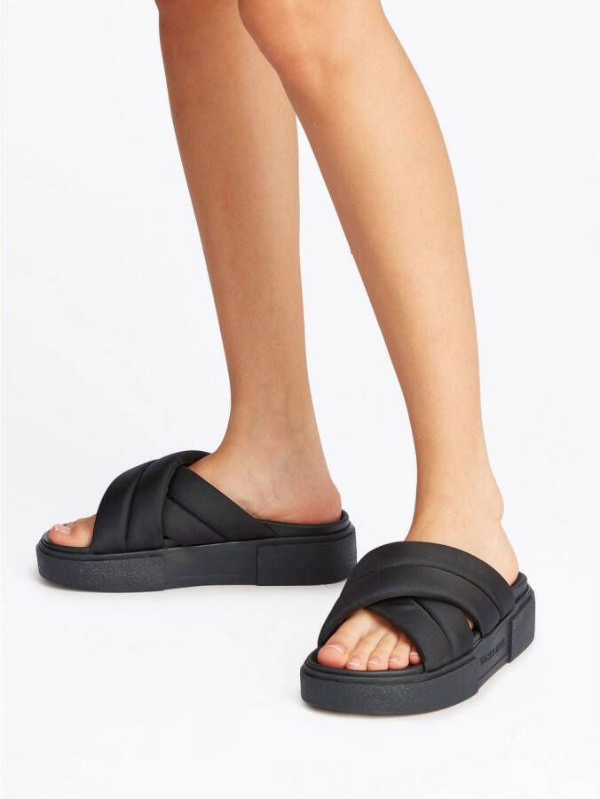 TOMMY JEANS Slippers TJW FLATFORM SANDAL plateau zomerschoen instapschoen met gewatteerde bandages