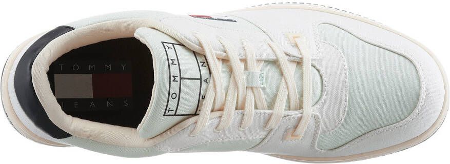 TOMMY JEANS Sneakers BASKET CANVAS met merklabel opzij