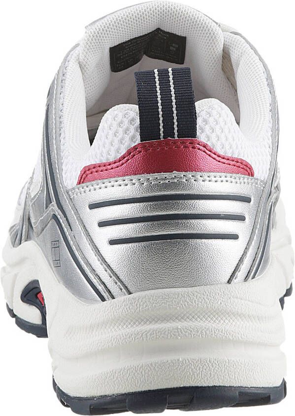 TOMMY JEANS Sneakers met sleehak TJM ARCHIVE RETRO RUNNER vrijetijdsschoen lage schoen veterschoen met contrastdetails