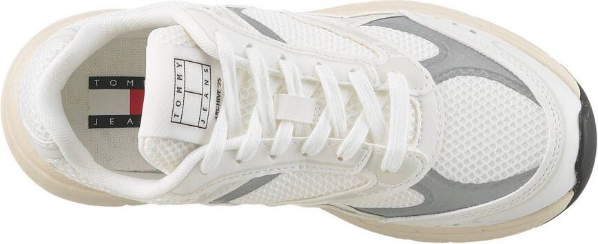 TOMMY JEANS Sneakers met sleehak ARCHIVE'25 plateau vrijetijdsschoen lage schoen veterschoen met contrastafwerking