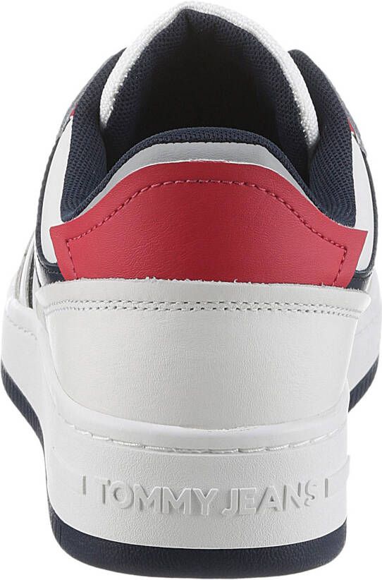 TOMMY JEANS Sneakers met sleehak TJM RETRO BASKET CUPSOLE veterschoenen vrijetijdsschoen lage schoen met contrastafwerkingen