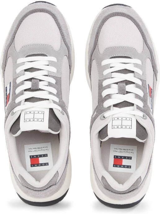 TOMMY JEANS Sneakers met sleehak TJM RUNNER MIX MATERIAL sleehak freizeitschoen lage schoen veterschoen met logovlag
