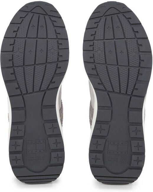 TOMMY JEANS Sneakers met sleehak TJM RUNNER MIX MATERIAL sleehak freizeitschoen lage schoen veterschoen met logovlag