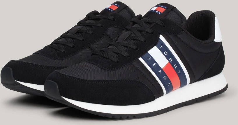 TOMMY JEANS Sneakers TJM RUNNER CASUAL ESS vrijetijdsschoen lage schoen veterschoen met zijlogo-vlag