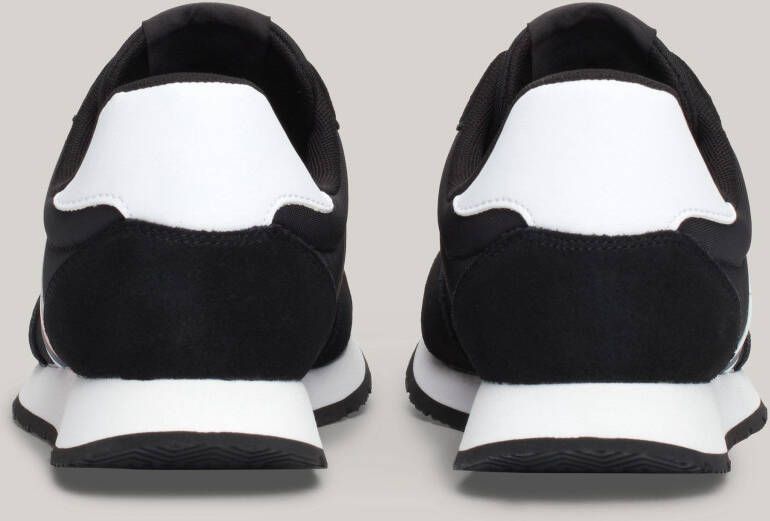 TOMMY JEANS Sneakers TJM RUNNER CASUAL ESS vrijetijdsschoen lage schoen veterschoen met zijlogo-vlag