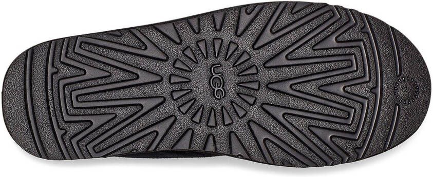 UGG Veterschoenen Neumel chukka boot vrijetijdsschoen met casual 3-gaats vetersluiting