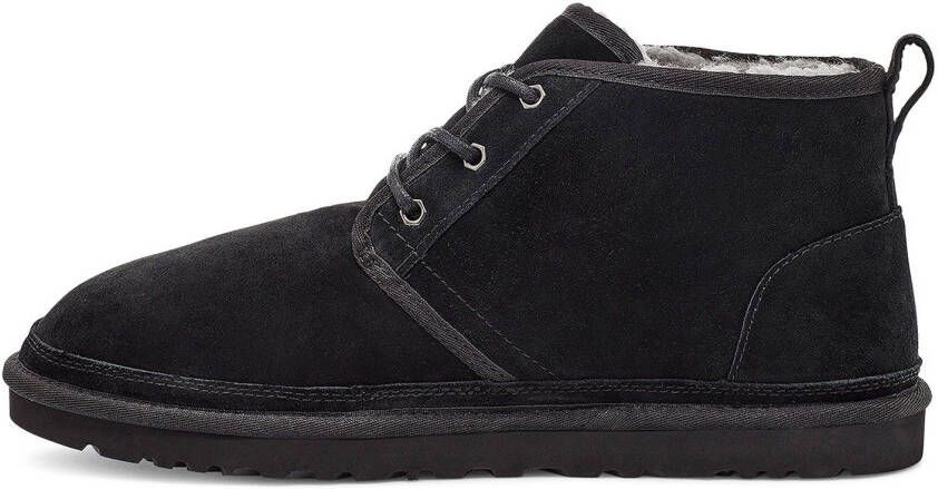 UGG Veterschoenen Neumel chukka boot vrijetijdsschoen met casual 3-gaats vetersluiting