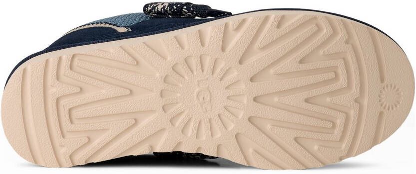 UGG Plateausneakers LOWMEL Midcut sneaker veterschoen met gewatteerde schachtrand