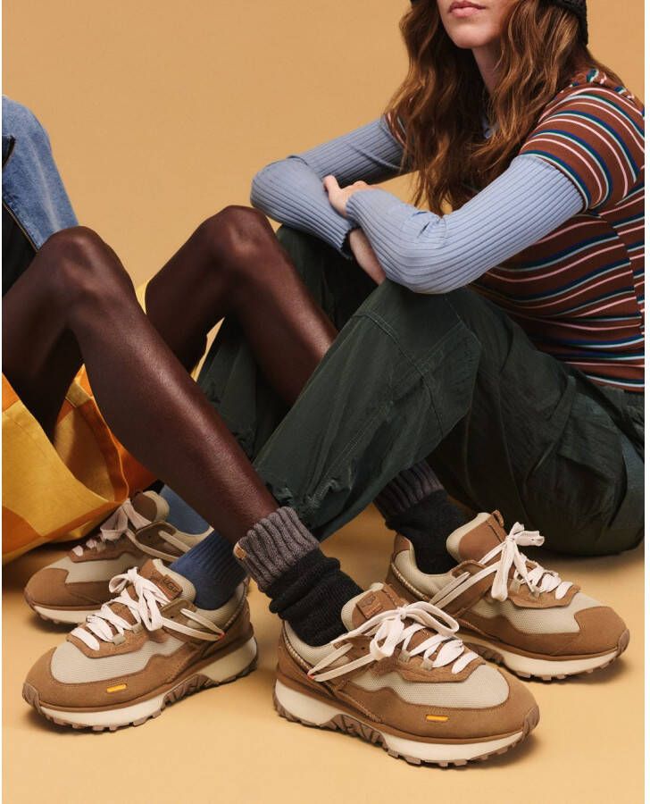 UGG Sneakers RETROFI LOW chunky sneaker plateausneaker met gepolsterde schacht