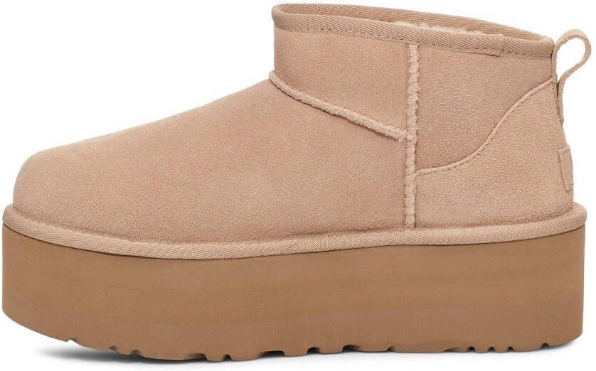 UGG Winterlaarzen Classic Ultra Mini Platform plateau-boot trend instapschoen met plateauzool