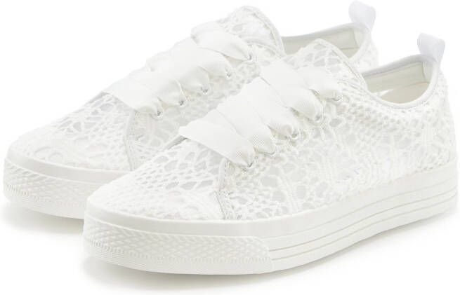 Lascana Sneakers met lichte plateausole en punt veterschoenen vrijetijdsschoenen