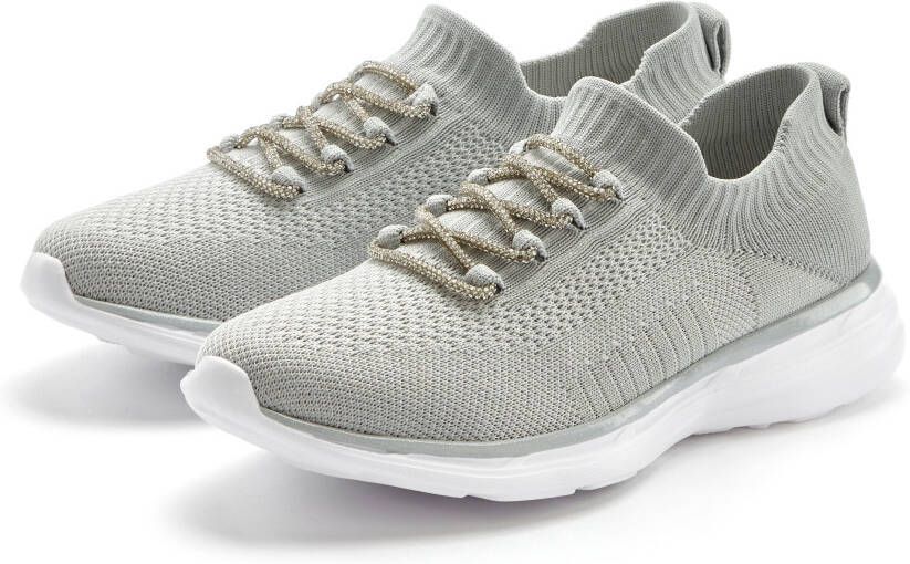 Lascana Sneakers met modieuze glinsterende veters vegan