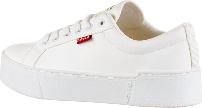 Levi's Plateausneakers TIJUANA met karakteristiek rood merkje