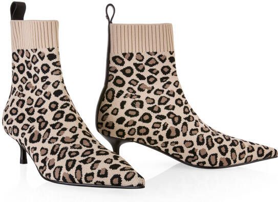 Marc Cain Laarsjes Collections Feminine Rigour
