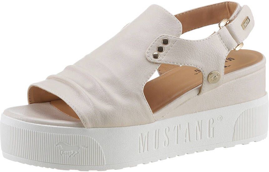 Mustang Shoes Sleehaksandaaltjes zomerschoen sandaal sleehak met klittenbandjes