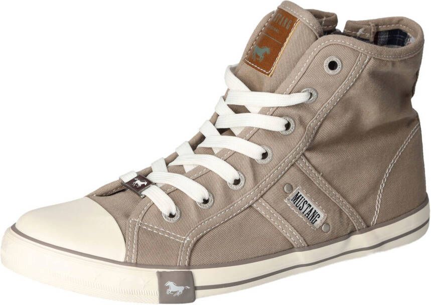 Mustang Shoes Sneakers high top-sneaker veterschoen met label in de loopzool