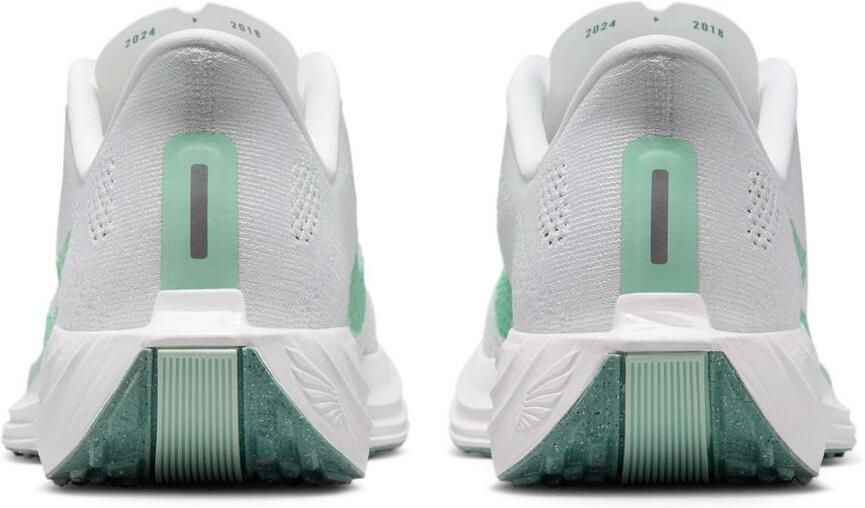 Nike Runningschoenen W PEGASUS PLUS - Foto 4