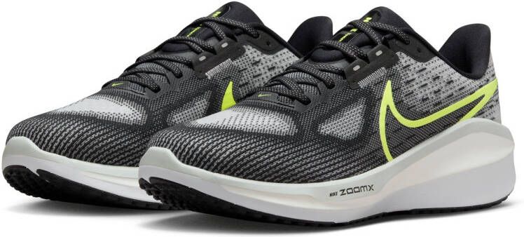 Nike Runningschoenen Vomero 17
