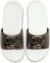 Nike Victori One Slipper met print voor dames Desert Sand Summit White Black Dames - Thumbnail 3