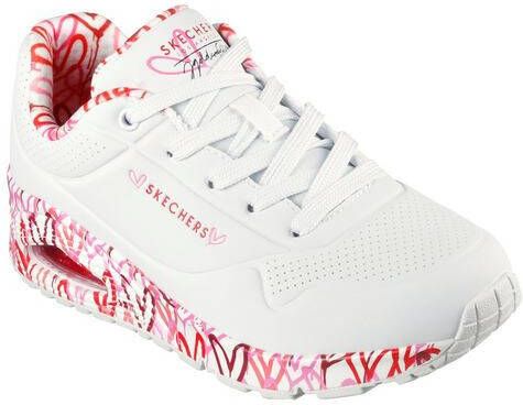 Skechers NU 21% KORTING Sneakers met sleehak UNO LOVING LOVE met coole graffitiprint