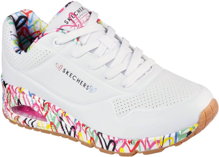Skechers Sneakers met sleehak UNO-LOVING LOVE Vrijetijdsschoen lage schoen veterschoen met coole graffiti-print