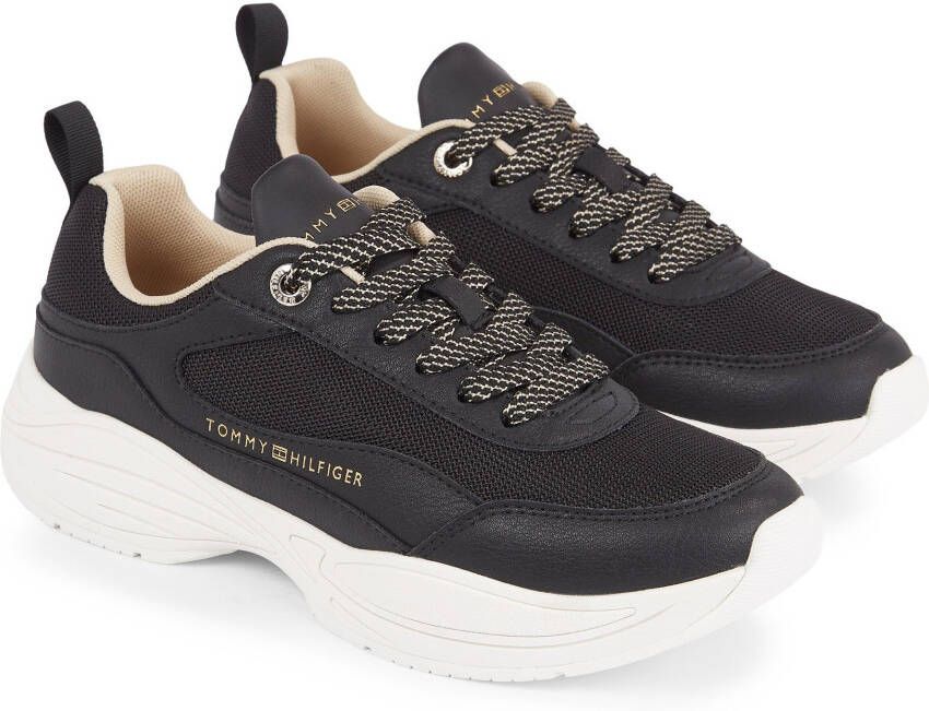 Tommy Hilfiger Plateausneakers CHUNKY RUNNER met praktische aantrekband vrijetijdsschoen halfhoge schoen veterschoen