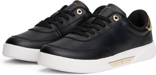 Tommy Hilfiger Plateausneakers ESSENTIAL CHIC COURT SNEAKER vrijetijdsschoen halfhoge schoen veterschoen goudkleurige details in het plateau