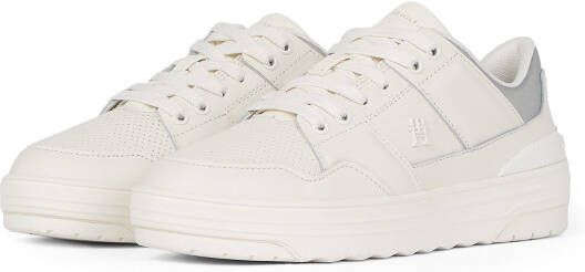 Tommy Hilfiger Plateausneakers FEMININE BASKET SNEAKER veterschoen lage schoen vrijetijdsschoen met gepolsterde schachtversteviging