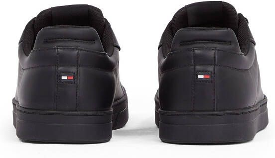 Tommy Hilfiger Plateausneakers ICON COURT LTH FLAG ESS vrijetijdsschoen lage schoen veterschoen met kleine logovlag