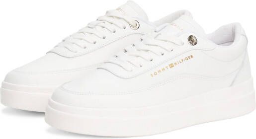 Tommy Hilfiger Plateausneakers MODERN COURT SNEAKER LTHR vrijetijdsschoen lage schoen veterschoen met contrasterend logo