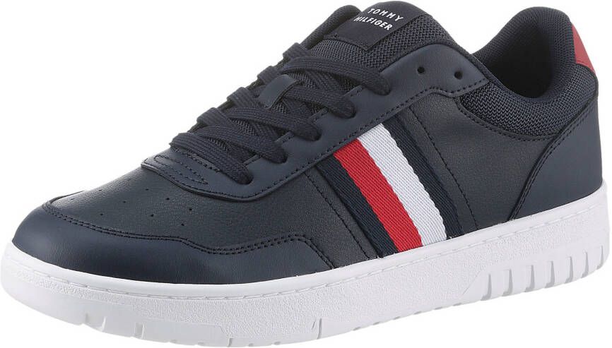 Tommy Hilfiger Plateausneakers TH BASKET CORE LITE vrijetijdsschoen lage schoen veterschoen met gepolsterde schacht