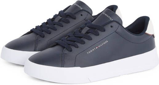 Tommy Hilfiger Plateausneakers TH COURT LTH DETAIL ESS vrijetijdsschoen lage schoen veterschoen met zijlijk logo-opdruk