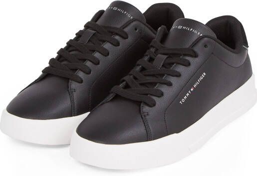 Tommy Hilfiger Plateausneakers TH COURT LTH DETAIL ESS vrijetijdsschoen lage schoen veterschoen met zijlijk logo-opdruk