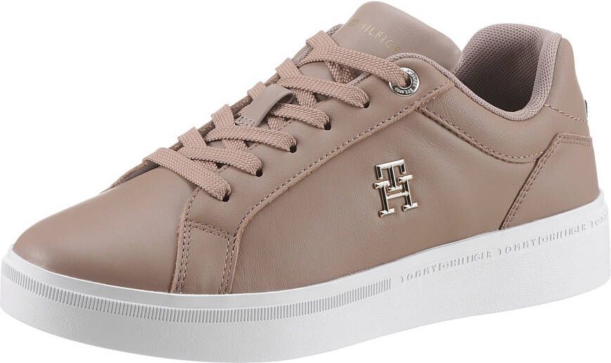 Tommy Hilfiger Plateausneakers TH COURT SNEAKER met th-sierelement