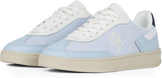 Tommy Hilfiger Plateausneakers TH HERITAGE SNEAKER PERF vrijetijdsschoen lage schoen veterschoen met th-logo-borduring