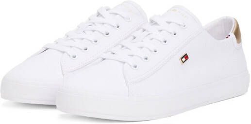 Tommy Hilfiger Plateausneakers VULC CANVAS LACE UP SNEAKER vrijetijdsschoen lage schoen veterschoen in smalle vorm