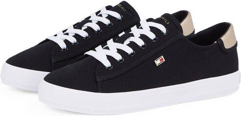 Tommy Hilfiger Plateausneakers VULC CANVAS LACE UP SNEAKER vrijetijdsschoen lage schoen veterschoen in smalle vorm