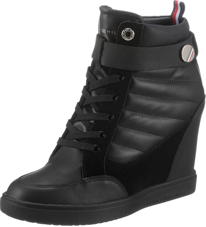 Tommy Hilfiger Sneakers met sleehak WEDGE SNEAKER BOOT met aan de binnenkant geplaatste sleehak