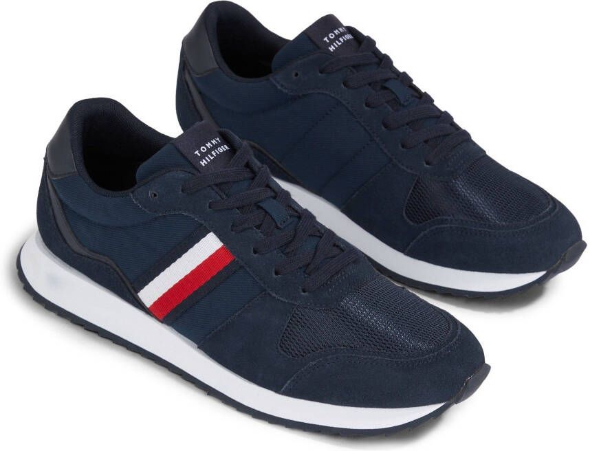 Tommy Hilfiger Sneakers RUNNER EVO MIX ESS met zijstrepen vrijetijdsschoen lage schoen veterschoen