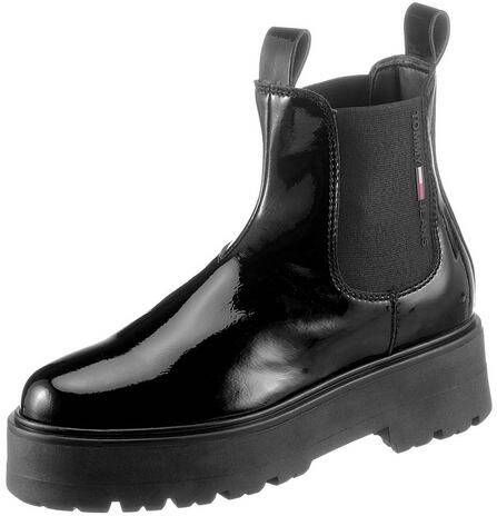 TOMMY JEANS Chelsea boots PATENT CHELSEA BOOT met stretchinzet aan beide zijden