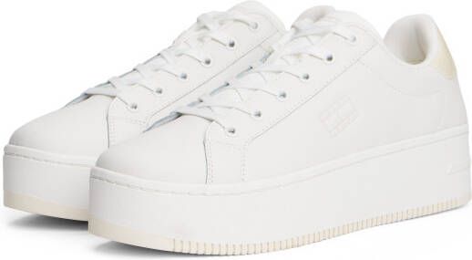 TOMMY JEANS Plateausneakers TJW FLATFORM PEARLIZED SNEAKER vrijetijdsschoen halfhoge schoen veterschoen met zachte schachtrand