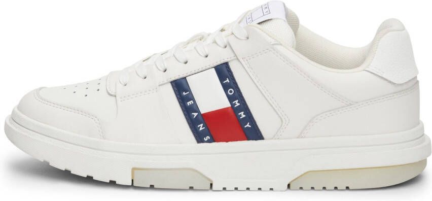 TOMMY JEANS Plateausneakers THE BROOKLYN ELEVATED met zijlogo-embleem vrijetijdsschoen lage schoen veterschoen