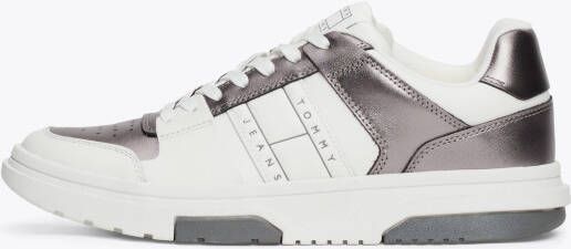 TOMMY JEANS Plateausneakers THE BROOKLYN METALLIC vrijetijdsschoen lage schoen veterschoen met zijlogo
