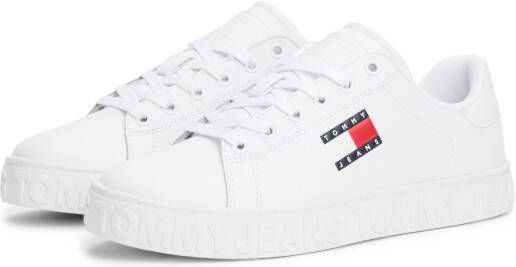 TOMMY JEANS Plateausneakers TJW LOGO OUTSOLE SNEAKER ESS vrijetijdsschoen lage schoen veterschoen met zijlogo-vlag