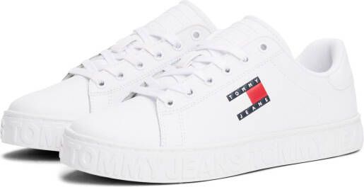 TOMMY JEANS Plateausneakers TJW LOGO OUTSOLE SNEAKER ESS vrijetijdsschoen lage schoen veterschoen met zijlogo-vlag